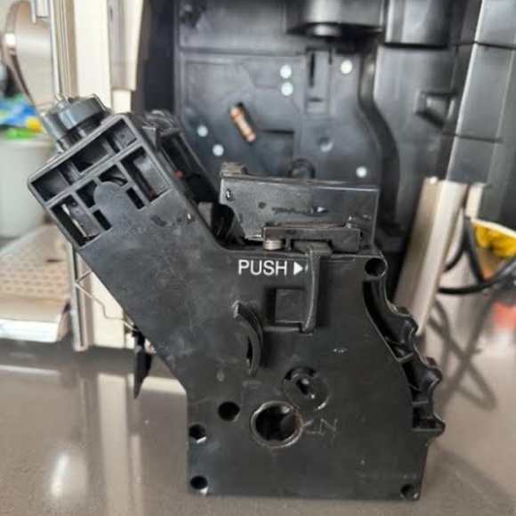 Gaggia Platinum Swing Up Espresso and Coffee Machine - Picture 9 of 16